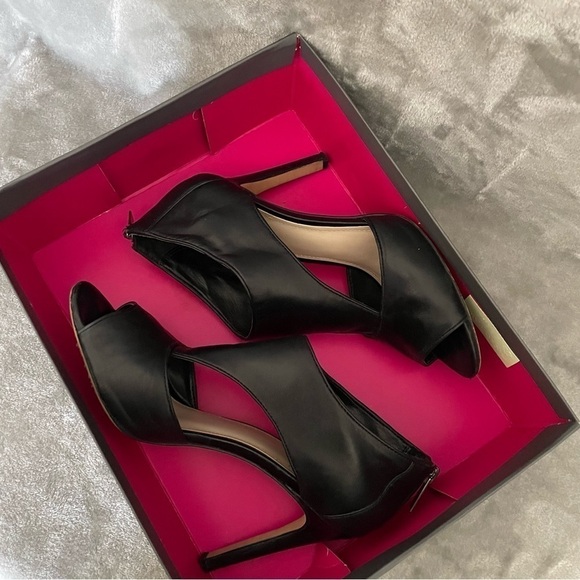 Vince Camuto Seena1 Black Nappa Open Toe Leather Bootie Heels Zip Back Sz 9 - Picture 10 of 10